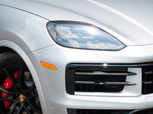 Certified 2026 Porsche Cayenne S AWD/4WD image 38