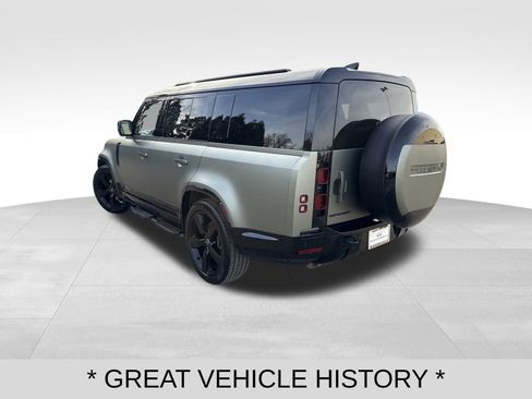Used 2025 Land Rover Defender 130 X-Dynamic SE image 3