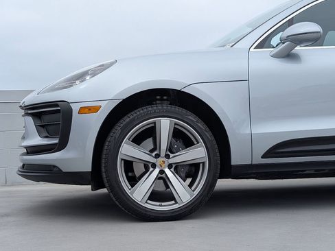 Certified 2024 Porsche Macan AWD/4WD image 9