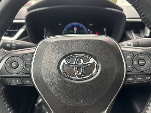 Certified 2025 Toyota Corolla SE image 28
