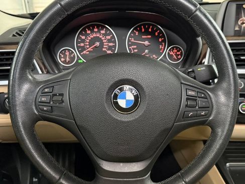 Used 2017 BMW 320i xDrive Sedan AWD/4WD image 12