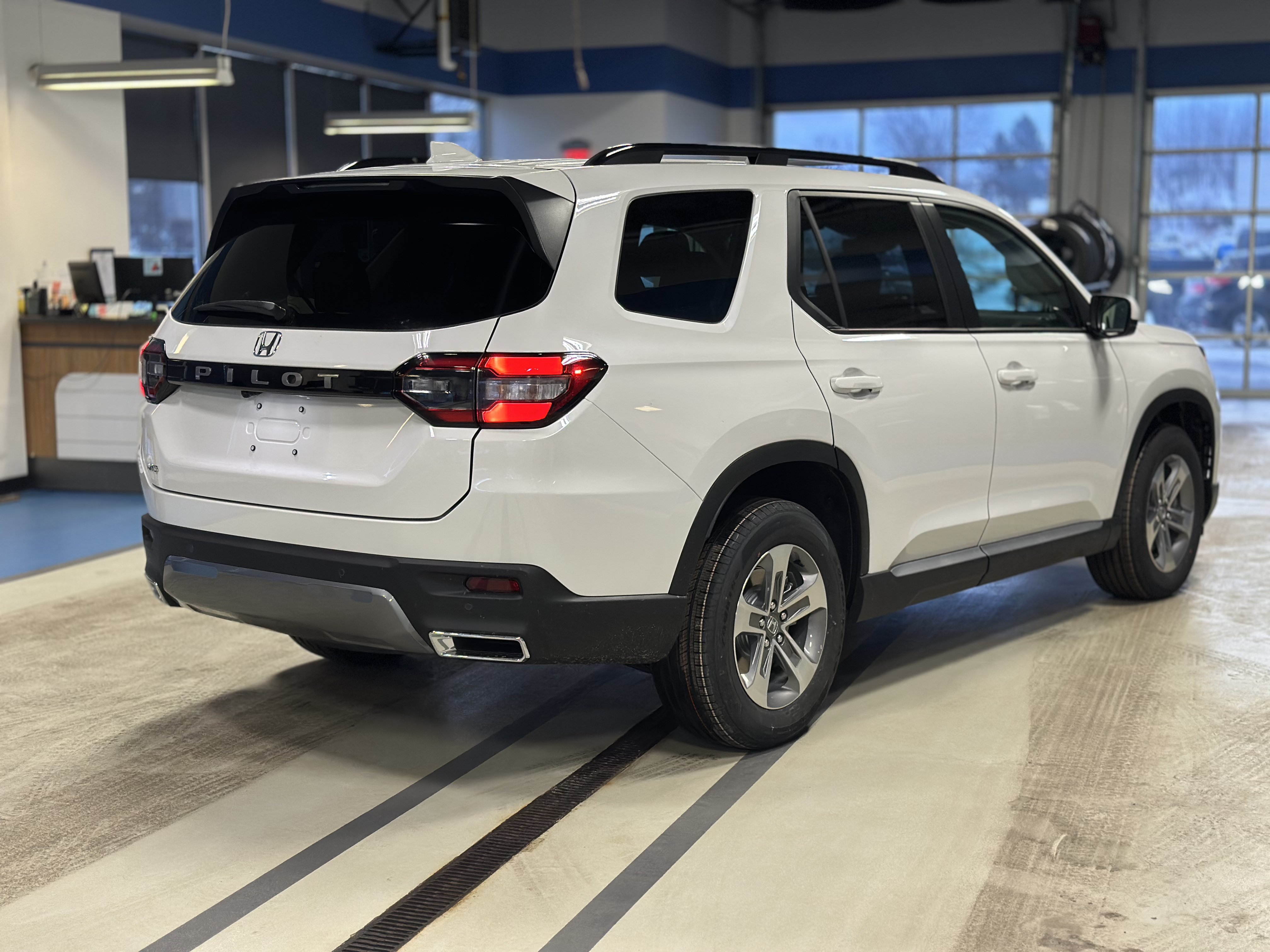New 2026 Honda Pilot EX-L image 4