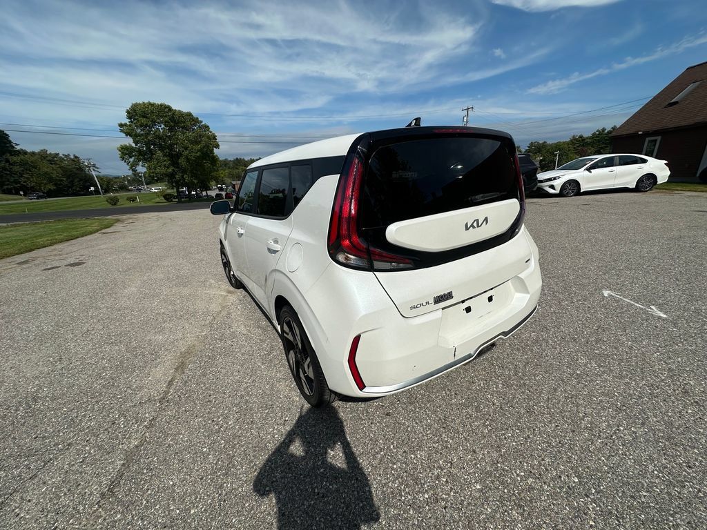 Used 2023 Kia Soul GT-Line FWD image 3