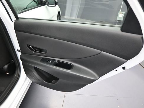 New 2025 Hyundai Elantra Sport image 32