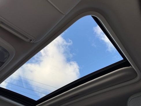 Used 2024 Subaru Crosstrek 2.0i Premium image 26