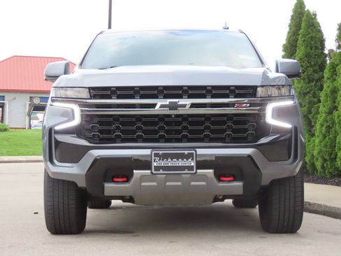 Used 2021 Chevrolet Tahoe Z71 w/ Luxury Package AWD/4WD image 5