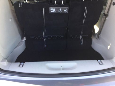 Used 2021 Chrysler Pacifica Touring-L image 11