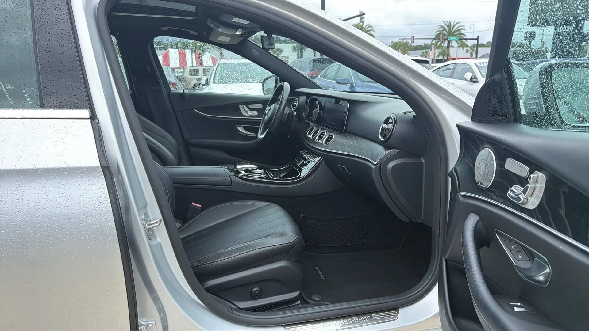 Used 2017 Mercedes-Benz E 300 image 22