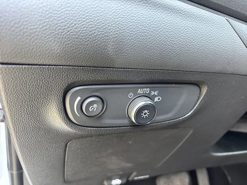 Used 2025 Buick Encore GX Preferred image 22