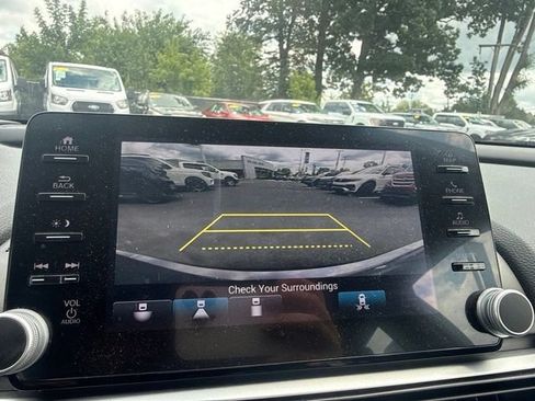 Used 2021 Honda Accord Touring image 12