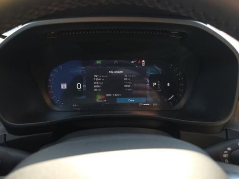 Used 2026 Volvo XC40 B5 Plus AWD/4WD image 14