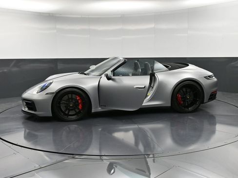 Certified 2024 Porsche 911 Carrera GTS image 37