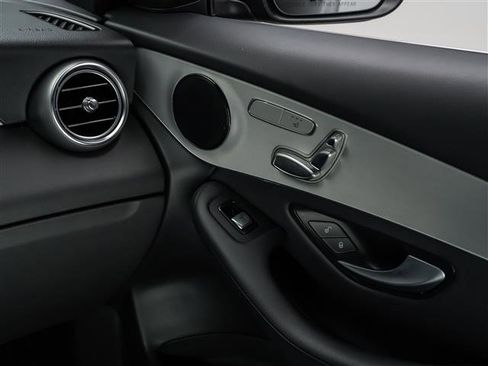 Used 2022 Mercedes-Benz GLC 300 image 28