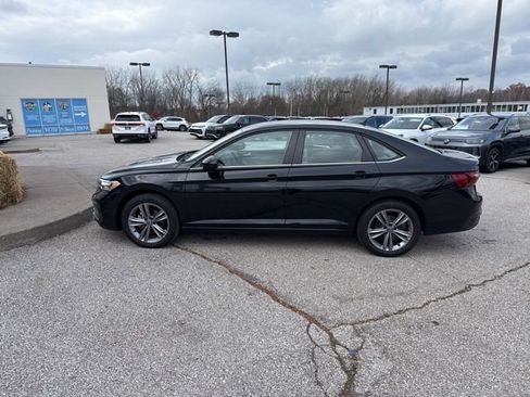 Certified 2023 Volkswagen Jetta SE image 12