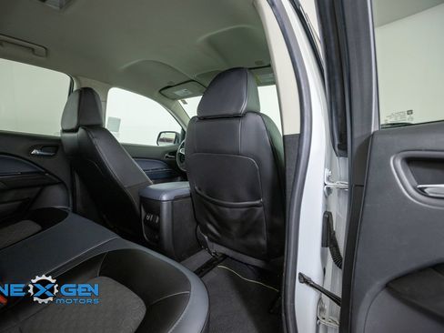 Used 2022 Chevrolet Colorado Z71 AWD/4WD image 36