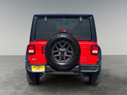 Used 2024 Jeep Wrangler Unlimited Sport AWD/4WD image 4