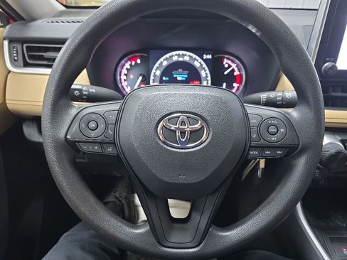 Used 2024 Toyota RAV4 LE AWD/4WD image 18