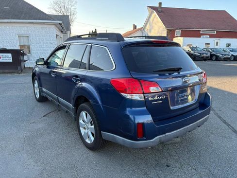 Used 2010 Subaru Outback 2.5i Limited image 3