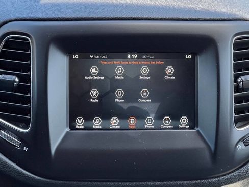 Used 2019 Jeep Compass Latitude image 9