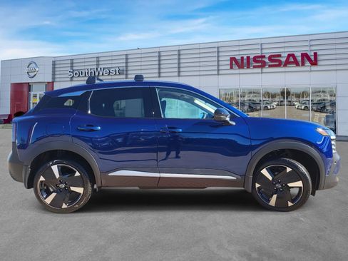 New 2026 Nissan Kicks SR w/ Cold Weather Package image 5