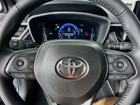 Used 2024 Toyota Corolla Cross AWD Hybrid w/ Convenience Package image 16