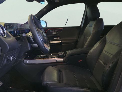 Used 2020 Mercedes-Benz GLB 250 image 13