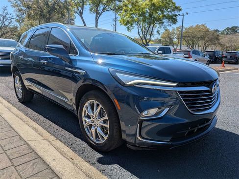 Used 2023 Buick Enclave Premium w/ Experience Buick Package image 8