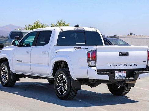 Used 2022 Toyota Tacoma TRD Sport w/ Technology Package RWD image 7