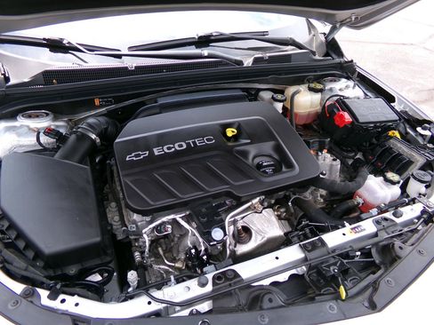 Used 2018 Chevrolet Malibu Hybrid FWD image 30