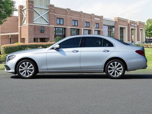 Used 2017 Mercedes-Benz E 300 4MATIC image 8
