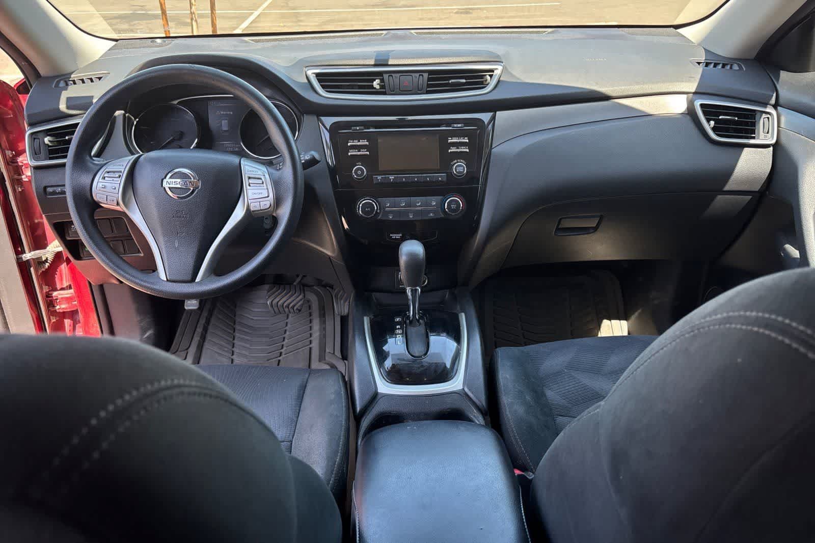 Used 2016 Nissan Rogue S FWD image 4