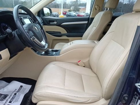 Used 2015 Toyota Highlander XLE image 14