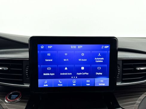 Used 2022 Ford Explorer Limited w/ Hybrid Equipment Group 310A AWD/4WD image 25