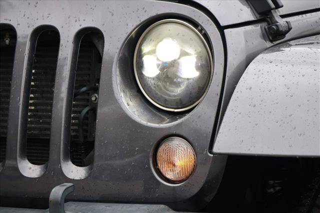 Used 2014 Jeep Wrangler Unlimited Sahara AWD/4WD image 10