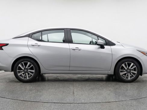 Used 2025 Nissan Versa SV FWD image 11