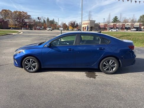 Used 2023 Kia Forte LXS image 4