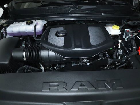 Used 2025 RAM 1500 Big Horn AWD/4WD image 36