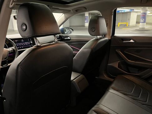 Used 2019 Volkswagen Jetta SEL Premium image 21