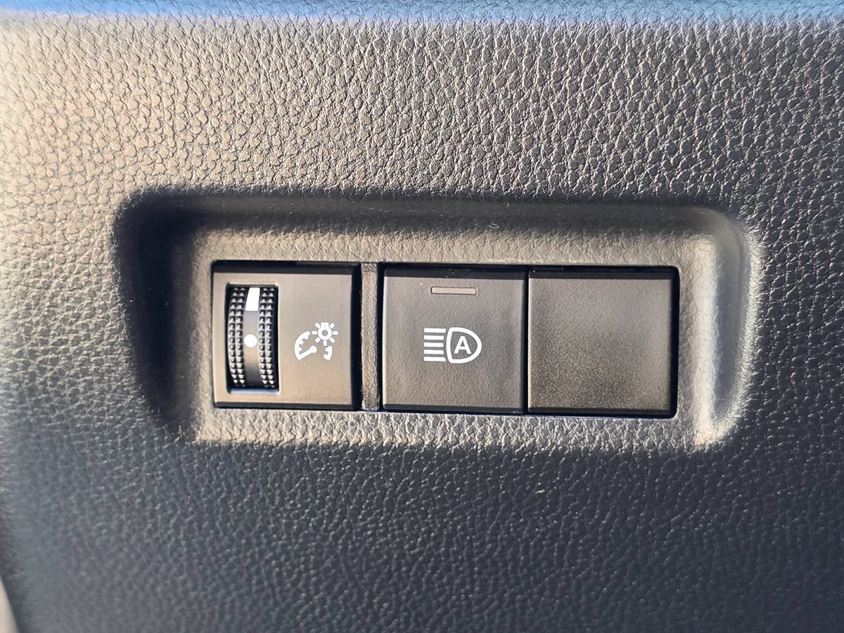 Used 2019 Toyota RAV4 LE w/ Carpet Mat Package FWD image 50
