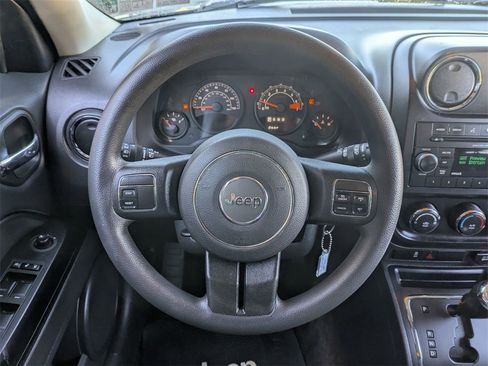 Used 2016 Jeep Patriot Sport w/ Power Value Group image 17