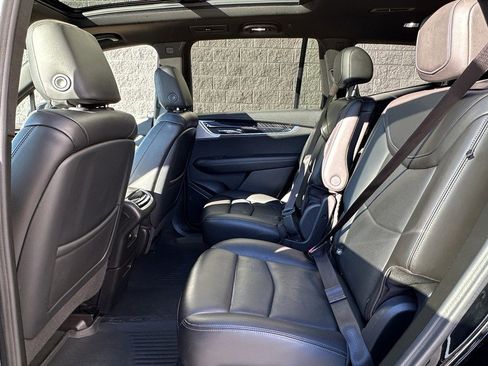 Certified 2023 Cadillac XT6 Premium Luxury image 7