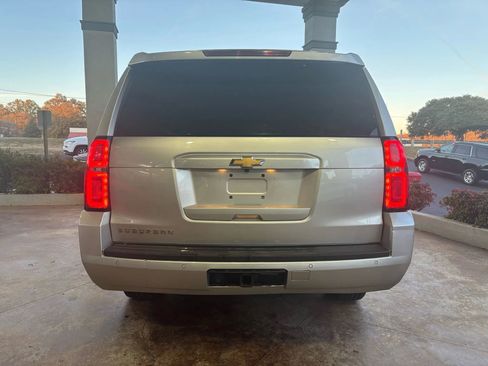 Used 2020 Chevrolet Suburban LT image 5