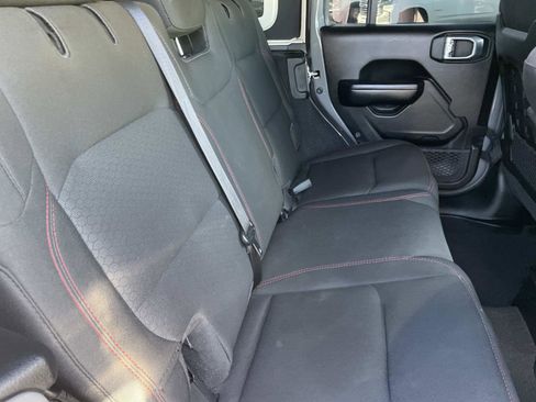 Used 2021 Jeep Wrangler Unlimited Rubicon image 24