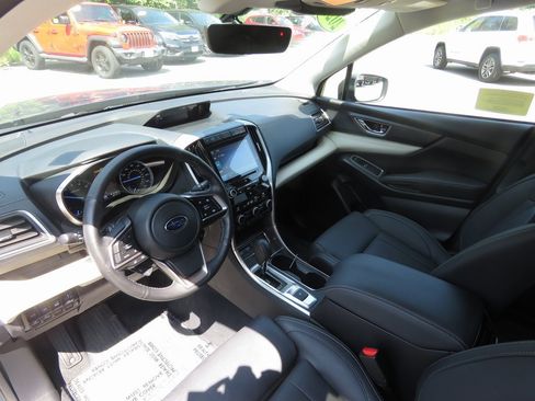 Used 2022 Subaru Ascent Limited image 12