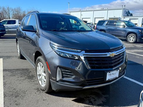 Used 2023 Chevrolet Equinox LT image 1