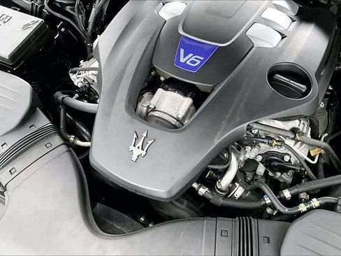 Used 2022 Maserati Ghibli Modena image 32