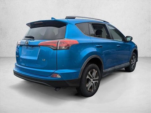 Used 2017 Toyota RAV4 LE image 5