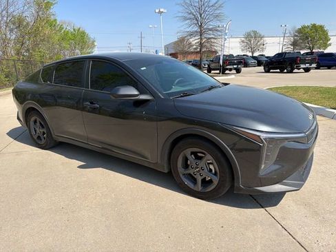 Used 2025 Kia K4 LXS image 7