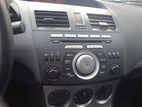 Used 2010 MAZDA MAZDA3 i Sport image 9