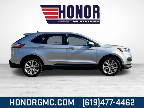 Used 2024 Ford Edge Titanium image 2